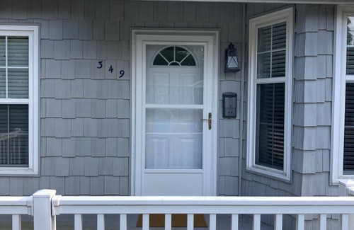 Manistee House | Best of Both Worlds! 5th Avenue Beach and Downtown Within Walking Distance!