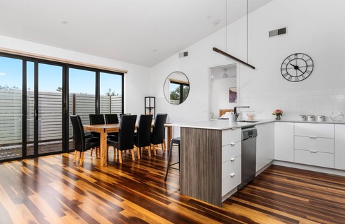 Inverloch House | Best of both Worlds Inverloch