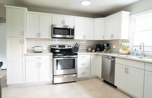 Birch Run Township House | Best of both worlds! Stylish home minutes from Downtown with all the amenities!