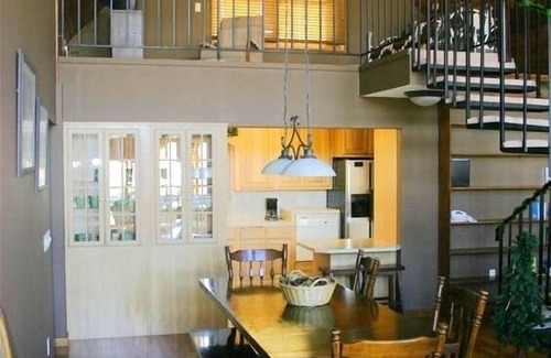 Custer House | Best of Both Worlds - Wilderness ~And~ Comforts