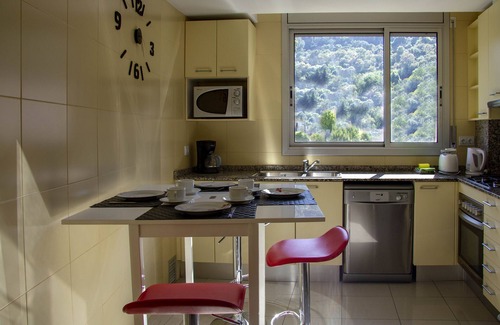 Tossa de Mar Apartment | BEST OFFER! few minutes Beach, Pool + Free Wifi 5G+ Parking