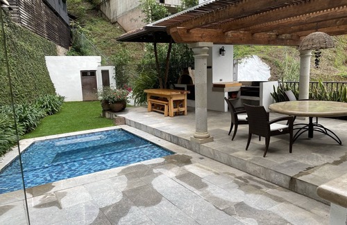 Santa Maria Ahuacatlan House | Best panoramic view house at the heart of Valle