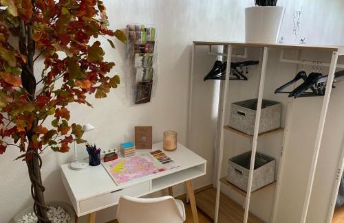 Wittenberge Apartment | Best-Preis FEWO Rathausblick 2 - Zentrale Lage in Wittenberge - 2 Personen - Einzelzimmer - Vollausstattung - WLAN/Prime & Self-Check-In