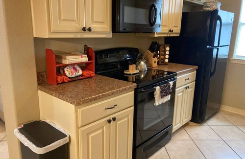 Tyler Apartment | Best Stays@ La Meza Roja, Wifi, Pet Friendly