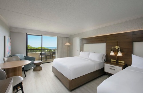 Shipyard Plantation Hotel | Best Value, Quality Stay! 2 Posh Units, Beachfront, Pets are Allowed!