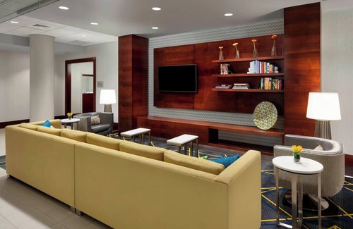 Cambridgeport Hotel | Best Value, Quality Stay! City View, Walk to Cafes, Shops & Universities