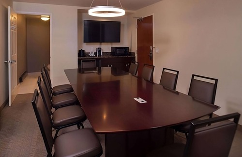 O'Hare Hotel | Best Value, Quality Stay! Pets Allowed, Complimentary Airport Shuttle!