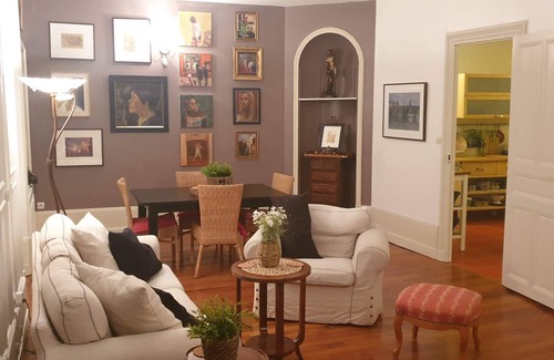 Centre Sud Apartment | Best View In Dijon. Large (90 sq/m) 2 Bedroom Airconditioned Apartment.