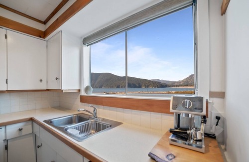 Port Renfrew House | Best View in Port Renfrew! Sauna + Hot Tub + Pet Friendly + Sleep 7