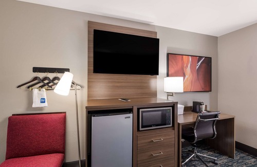 Flagstaff Hotel | Best Western Bellemont Shadow Mountain Inn