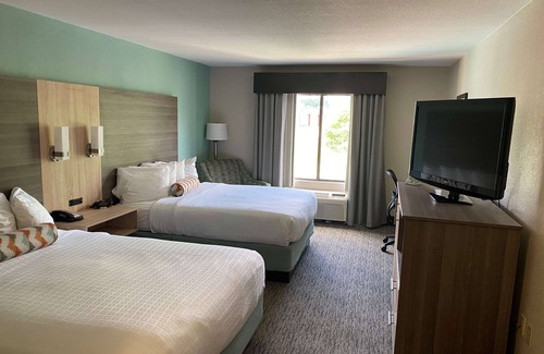 Seven Oaks Hotel | Best Western Executive Inn & Suites