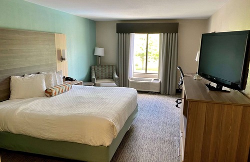 Seven Oaks Hotel | Best Western Executive Inn & Suites