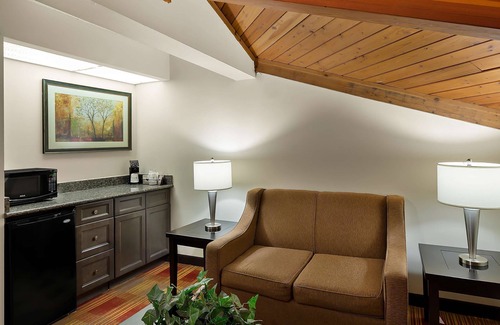 Hebron Hotel | Best Western Lakewood Inn