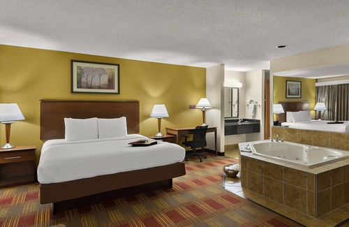 Hebron Hotel | Best Western Lakewood Inn
