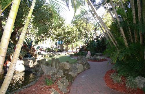 Moorings Hotel | Best Western Naples Inn & Suites
