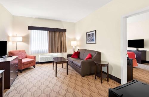 Palmyra Hotel | Best Western Palmyra Inn & Suites