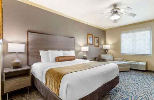 Crown Colony Hotel | Best Western Plus Crown Colony Inn & Suites