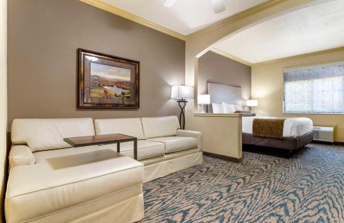 Crown Colony Hotel | Best Western Plus Crown Colony Inn & Suites