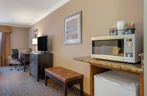 East Kootenay Hotel | Best Western Plus Fernie Mountain Lodge