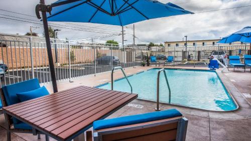 Gardena Hotel | Best Western Plus Gardena-Los Angeles Inn & Suites