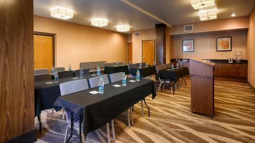 Stone Oak Hotel | Best Western Plus Hill Country Suites