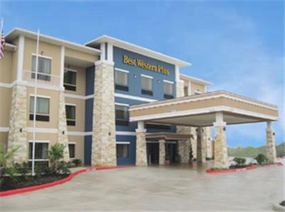 Lytle Hotel | Best Western Plus Lytle Inn and Suites