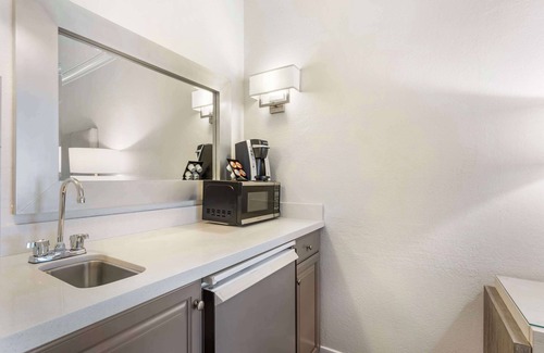 Novato Hotel | Best Western Plus Novato Oaks Inn