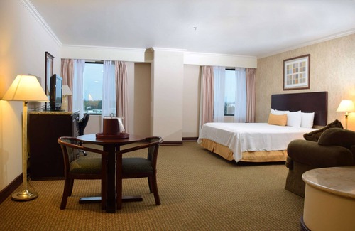Nuevo Laredo Hotel | Best Western Plus Nuevo Laredo Inn & Suites