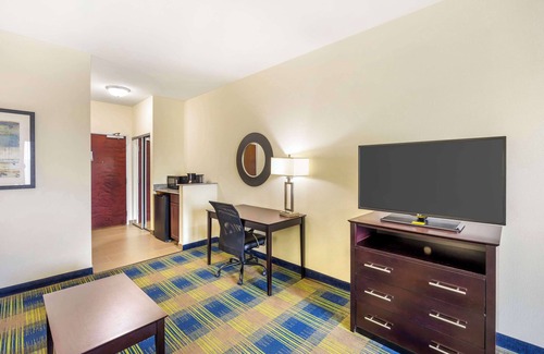 Pratt Hotel | Best Western Plus Pratt