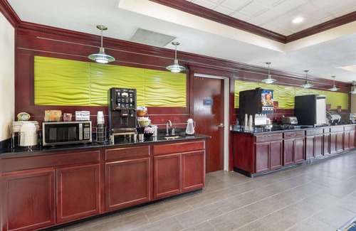 Pratt Hotel | Best Western Plus Pratt