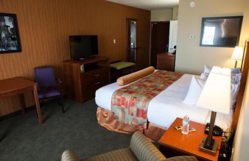 South Lethbridge Hotel | Best Western Plus Service Inn & Suites