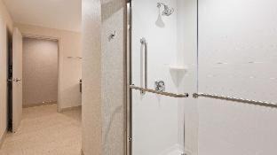 Avoca Hotel | Best Western Plus Wilkes Barre-Scranton Airport Hotel