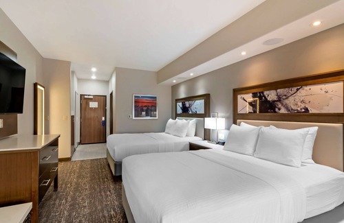 Liberty Hotel | Best Western Premier Liberty Inn & Suites