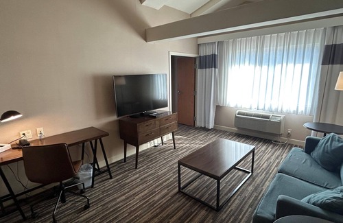 Plainview Hotel | Best Western Premier Plainview-Long Island Hotel