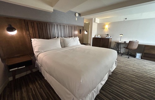 Plainview Hotel | Best Western Premier Plainview-Long Island Hotel