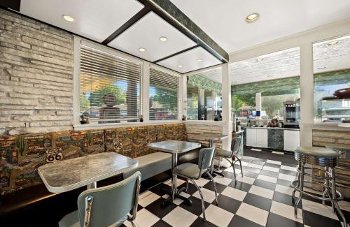 Walnut Street Hotel | Best Western Route 66 Rail Haven