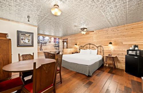 Walnut Street Hotel | Best Western Route 66 Rail Haven
