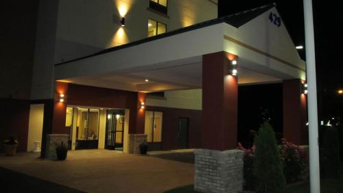 West Springfield Hotel | Best Western Springfield West Inn