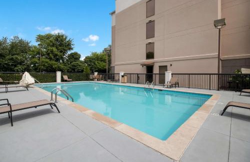 Pennington Bend Hotel | Best Western Suites near Opryland