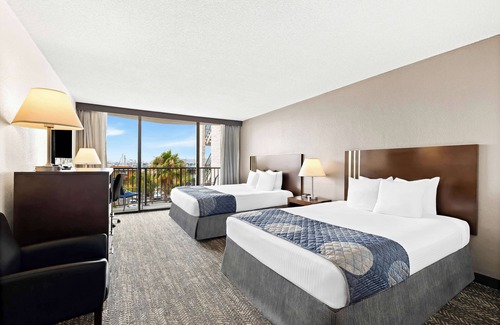 Roseville - Fleet Ridge Hotel | Best Western Yacht Harbor Hotel