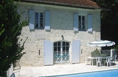 Angeac-Charente House | Besutiful traditional Charentaise house with private decked pool by the river