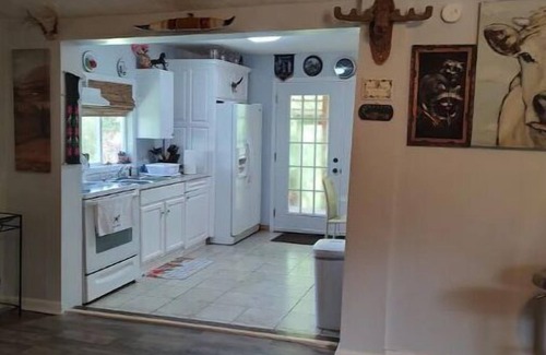 Chewalla Cabin | Bethel Springs Country Cottage