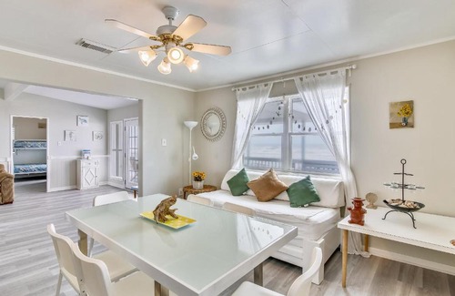 Bermuda Beach House | Betsy's Beachfront Cottage