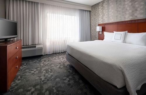 Camelback East Hotel | Better Choice For Your Vacation! Pet-Friendly, Short Drive to Copper Square