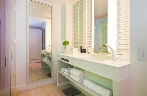 Nassau Hotel | Better Choice for your Vacation! Pools and Water Park! Pets Are Welcome!