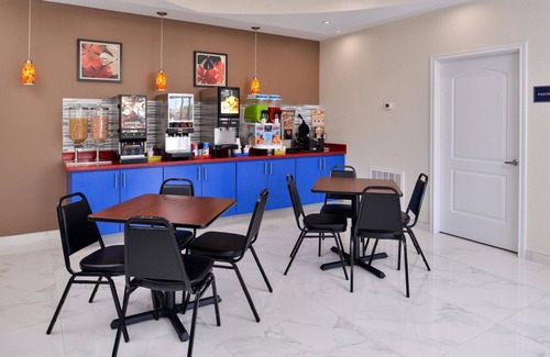 Spring Apartment | Better Choice For Your Vacation! Accessible location and Spacious unit awaits