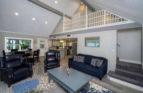 Negreet House | Better Knott miss this View! Lake Front home on Toledo Bend with boat launch.