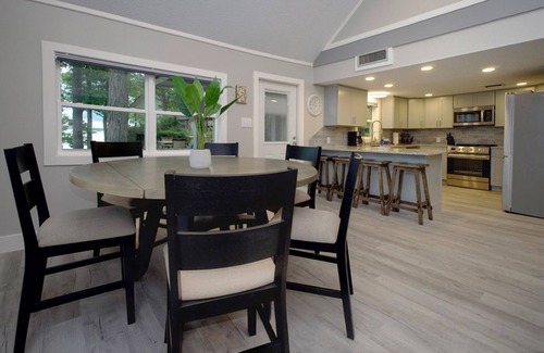 Negreet House | Better Knott miss this View! Lake Front home on Toledo Bend with boat launch.