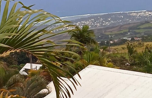 Trois-Bassins Apartment | Between beach and mountain