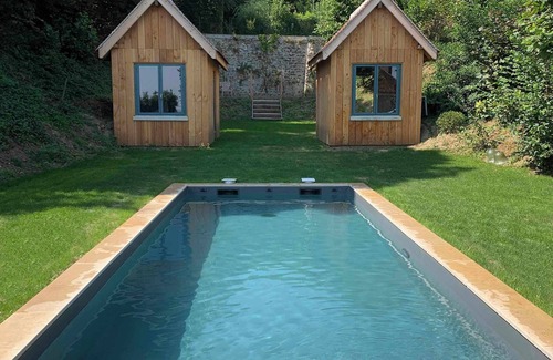 Ervy-le-Chatel House | Between Champagne and Burgundy, family home with swimming pool.